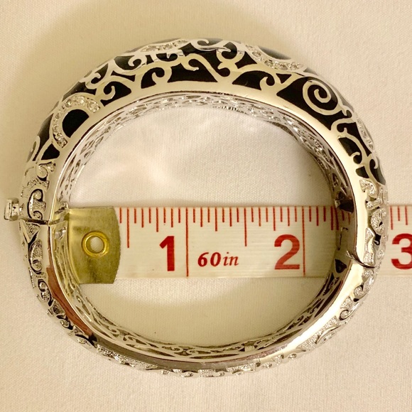 Bangle & Earring Set - Picture 7 of 8